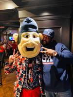 Antowain smith meets pats man 2